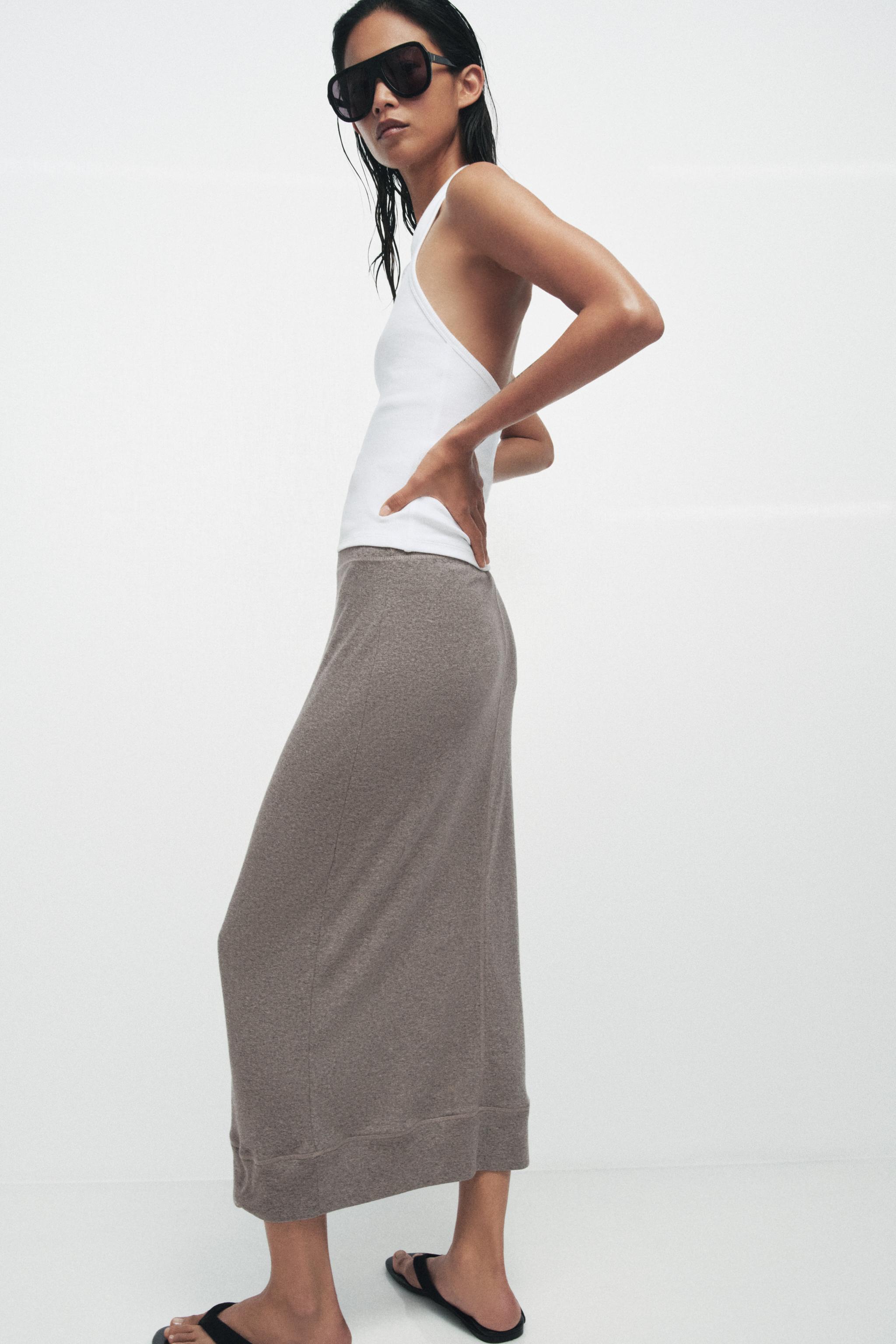 RIBBED HALTER TOP
